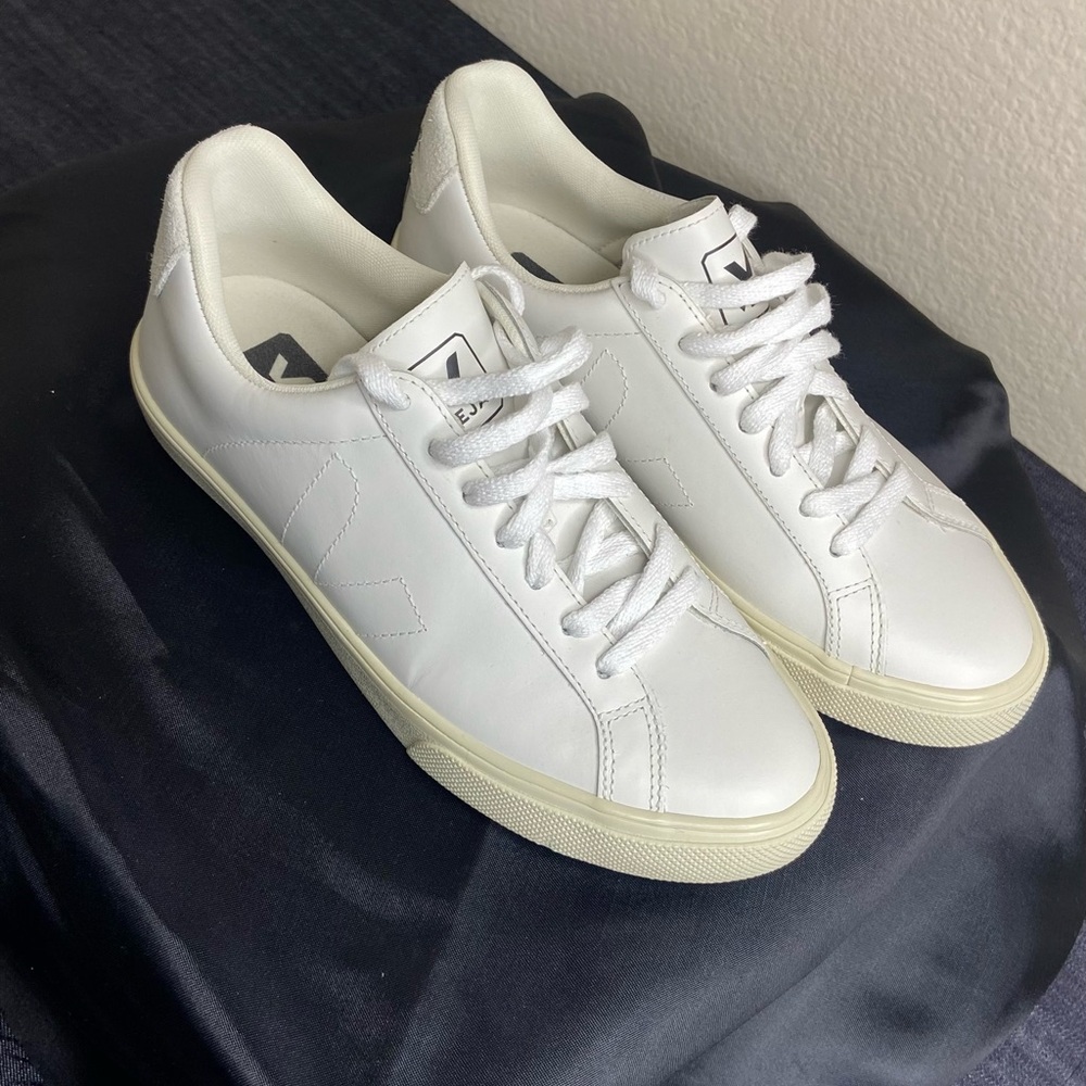 VEJA-Woman’s Sz 6 - Picture 3 of 9
